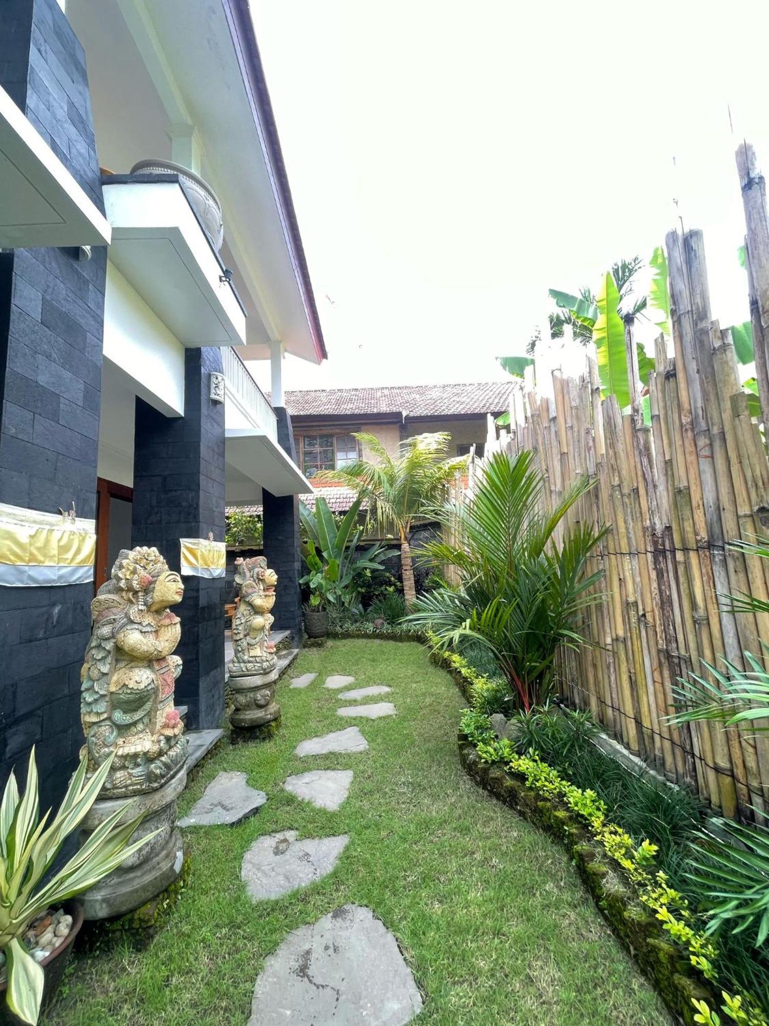 Nugraha Guest House 2 Ubud  Exterior photo